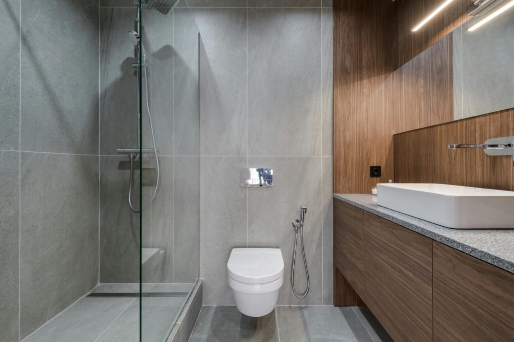 groutless bathroom ideas for a clean modern finish